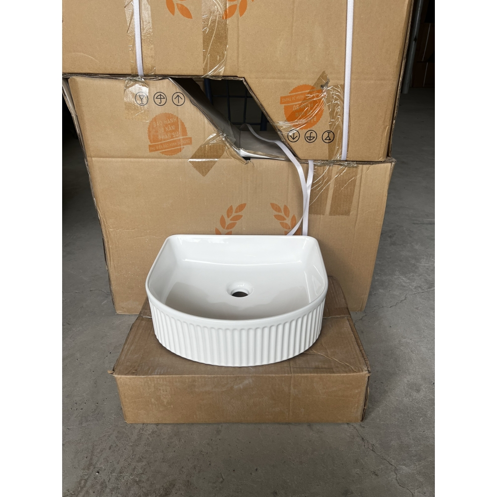 LAVABO BÁN NGUYỆT VUÔNG TRẮNG ĐẶT BÀN - 108